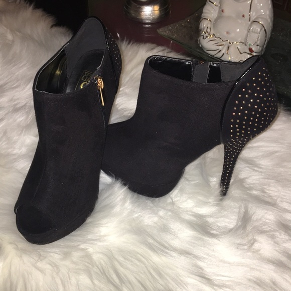 🛑SOLD🛑🖤🖤Black Sexy Platform Booties🖤🖤 - Picture 2 of 5